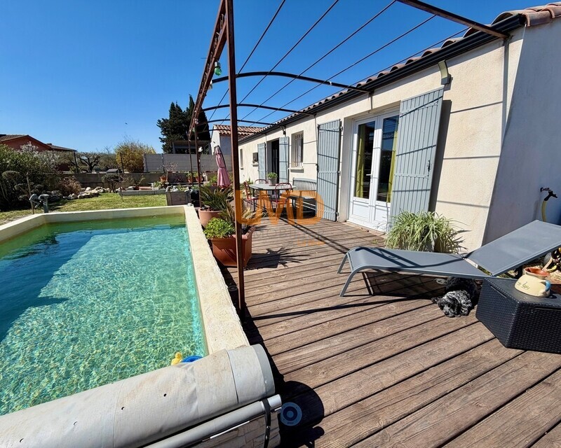 Villa plain pied 2017  jardin et piscine stationnement 3 voitures - Maison de plain pied avec terrasse et piscine