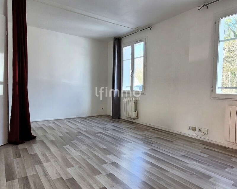 Appartement F1 avec parking - Sejour 2