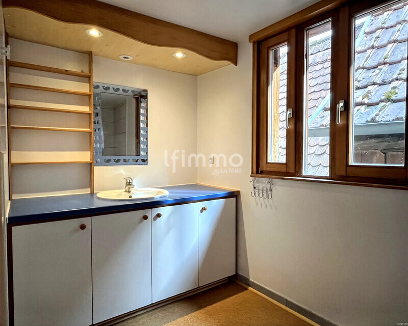 Vente sur offre - Chaleureux 4 pièces en coeur de village - Ia generated 1787071987