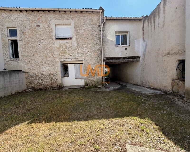 Appartement duplex 4 pièces avec 2 places de stationnement privatives - appartement a vendre avec cour et places de stationnement privatives milhaud