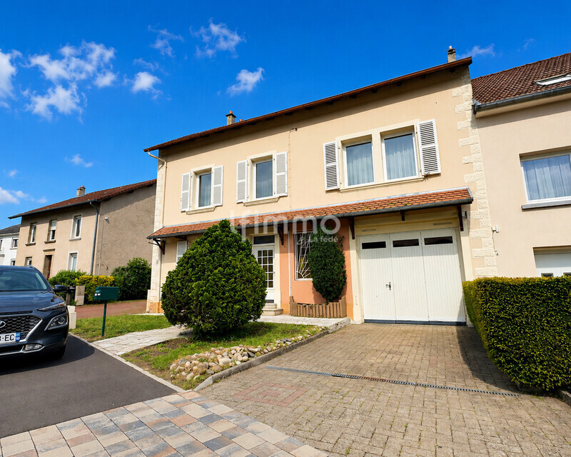 Maison 207 m2 avec logement indépendant en Rdc - Chatgpt image 12 mai 2026 à 16 55 42