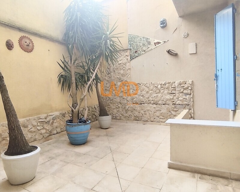 Nîmes centre: Maison T5 de 101m2 avec garage - 65ca500c-6f0b-4633-9e11-305a1010ae09 1 201 a