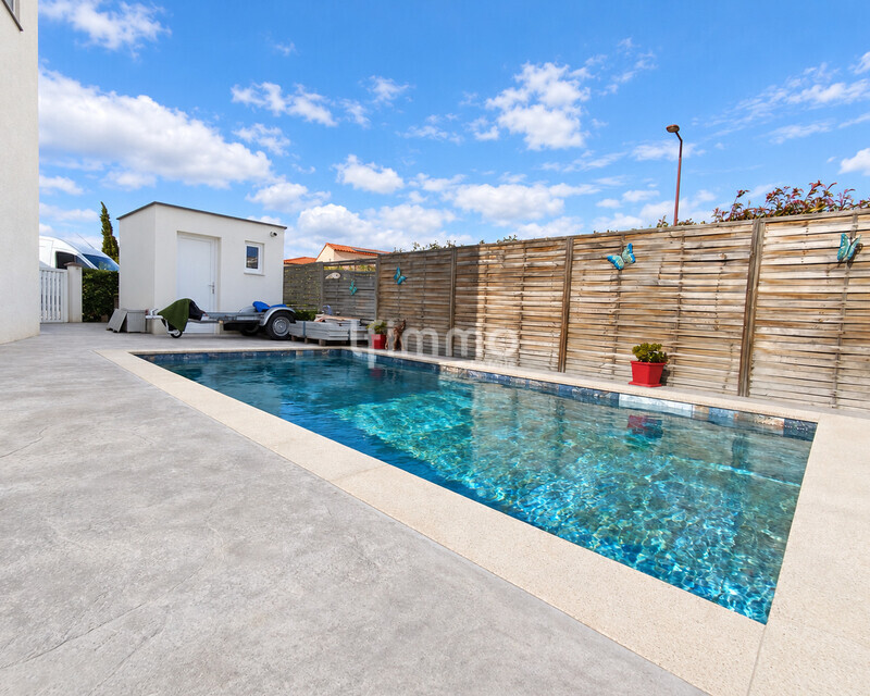Maison 3 faces - 130 m2 - 5 chambres - Theza - F0656a25-b8e3-487d-ba1f-dbef80e95f4a