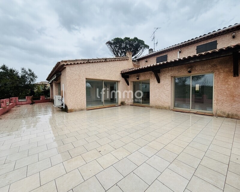 Valescure – Villa 213 m² – 5 chambres – Terrain 1300 m² - Img 7570