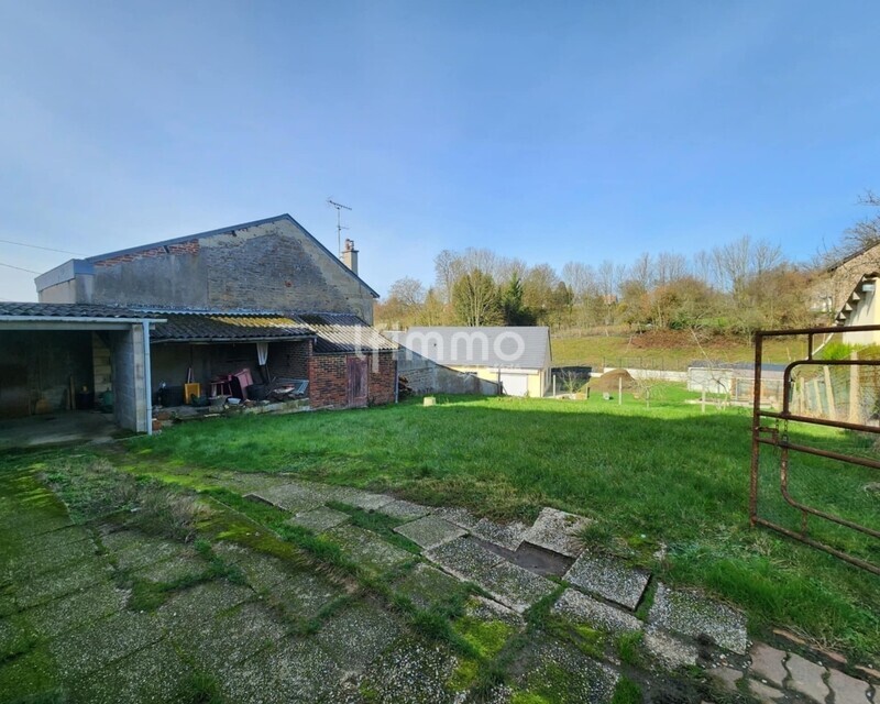 Maison de ville avec jardin à rénover  - 4f7f26b7-d0a7-4fd8-b498-ea0b1248da28