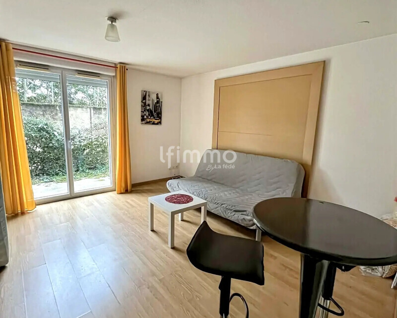 Studio de 26m2 avec terrasse et parking à Castres - Ia generated 1771441534