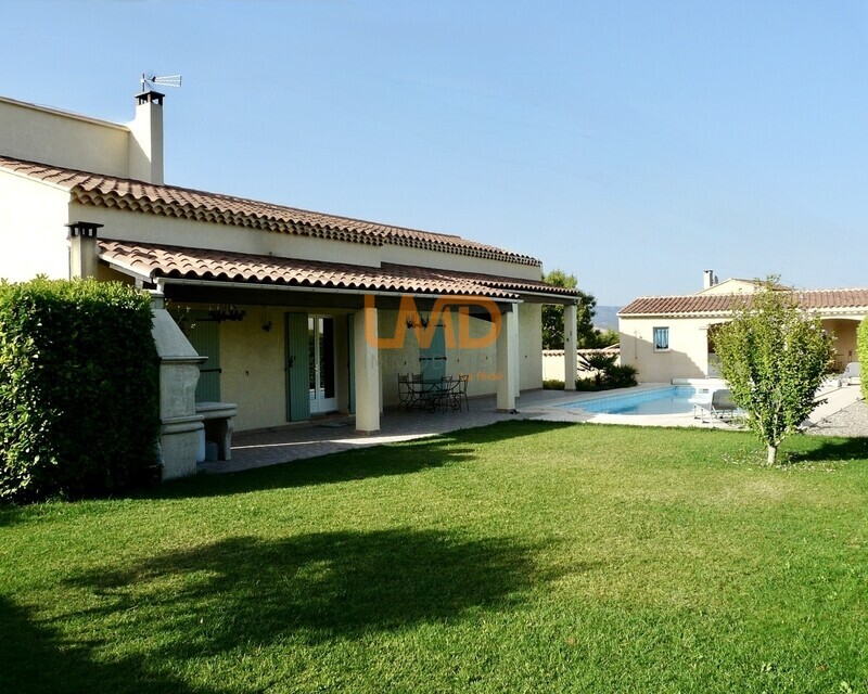 Villa au calme absolu sur un terrain de1300 m², piscine et dépendances - Img 0057