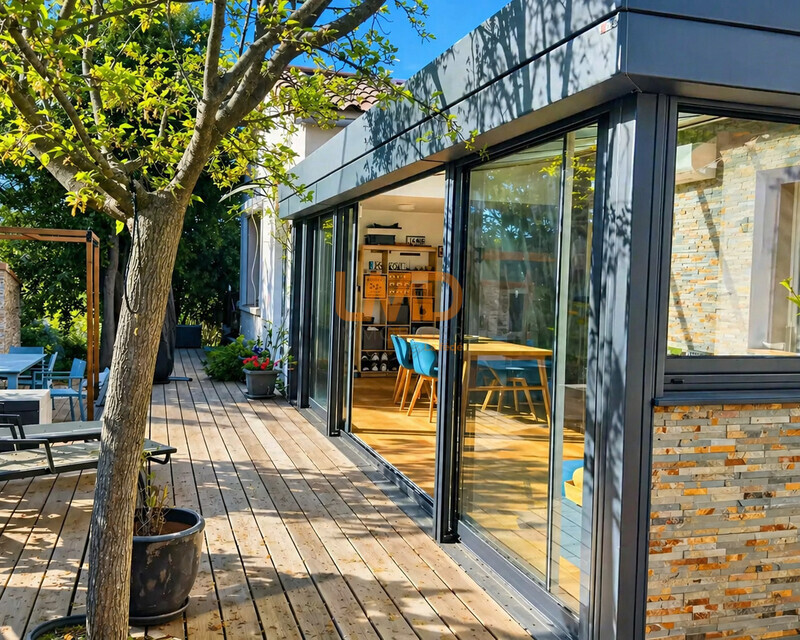 Villa familiale de standing dans un environnement privilégié - Extérieur veranda gréasque maison