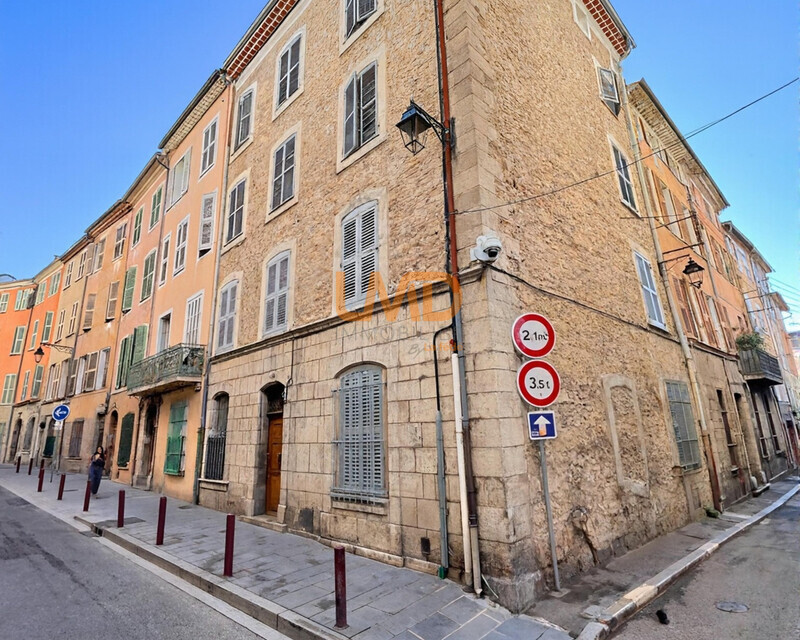 Immeuble de Maître 18ème 5 Lots Loués Cachet Historique Préservé  - Immeuble-locatif-draguignan.jpeg