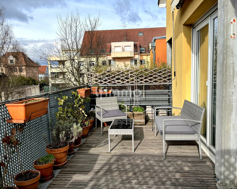 Duplex lumineux avec balcon - Ia generated 1774023076