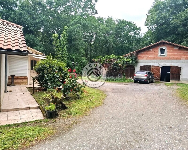 Deux maisons indépendantes sur plus d'un hectare de terrain - 2 espace entre maison 17 mètres