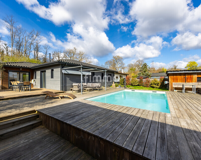 Maison familiale 6 pièces, au calme avec garage et piscine - Carr6741