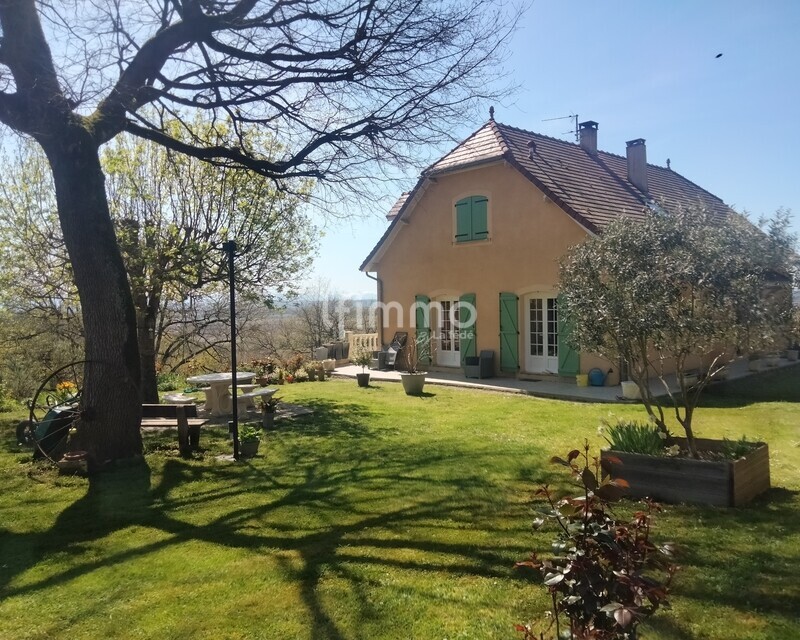 Maison 4 chambres et 1 Ha de terrain - extérieur est