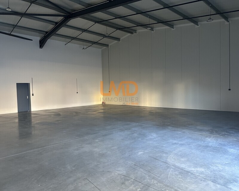 entrepôt avec bureaux climatisé 240 m2 - Img 0871  1 