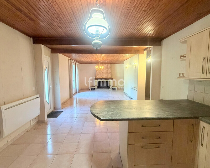 Maison de plain-pied avec hangar, ateliers et grand terrain - 3d7f312d-2981-42c9-a6cb-787d72269836