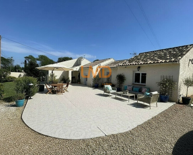 Maison avec piscine et beaux volumes à La Motte - Iacrea-01f5e2eb-d208-4fee-b80f-6ec3cb0b18d2  1 