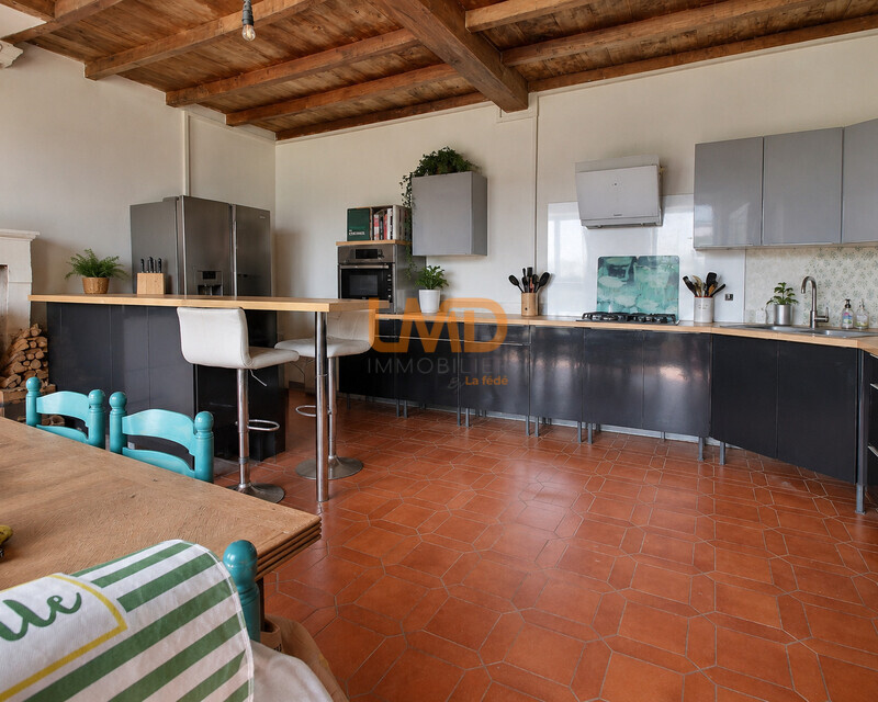Ensemble immobilier à rénover - B