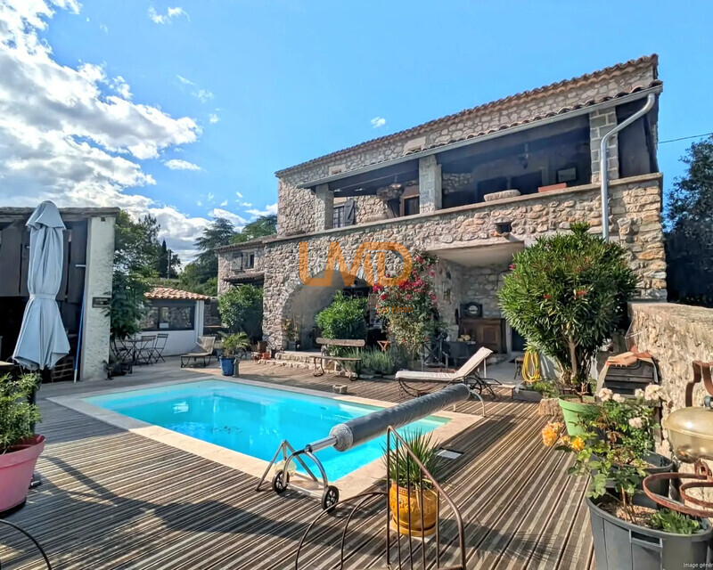 Maison en pierre 7 pièces 150m2, piscine, jardin - Ia generated 1779440132
