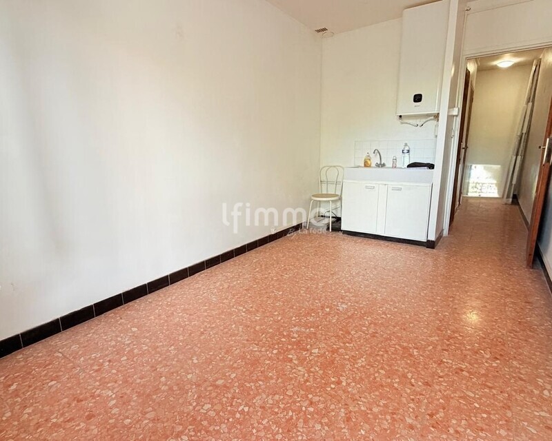 Studio proche centre et transports urbains - 5c033752-ea8b-4eba-ac1a-692060080305