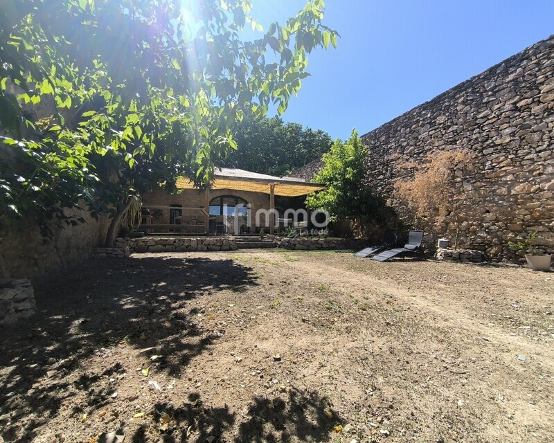 Fabrezan - Ensemble immobilier de caractère et fort potentiel   - Photo vitrine
