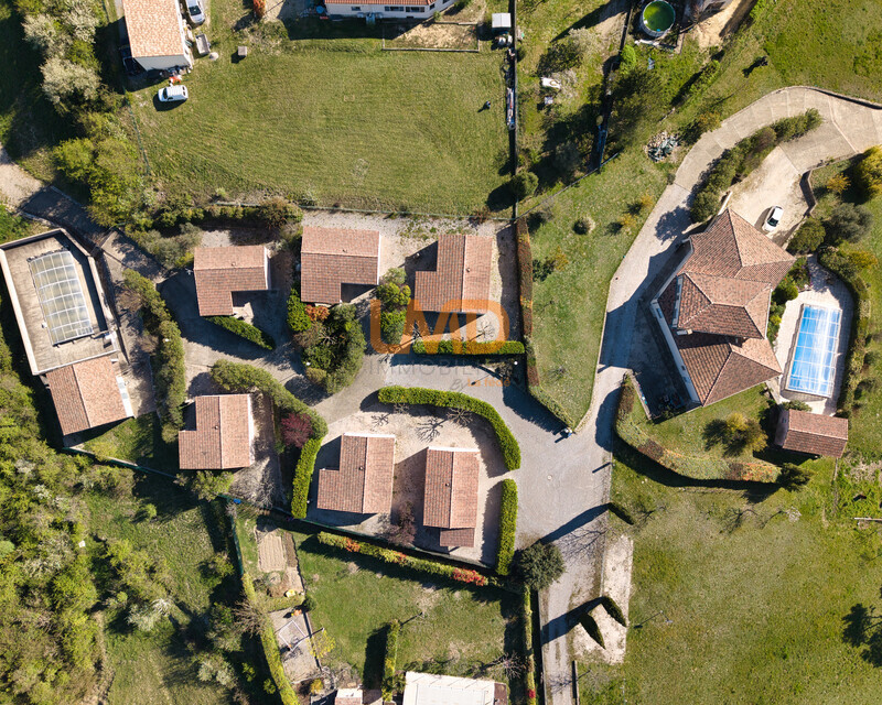 Domaine avec gîtes + villa de standing + 7 000 m² constructibles  - Dji 20260404165835 0005 d