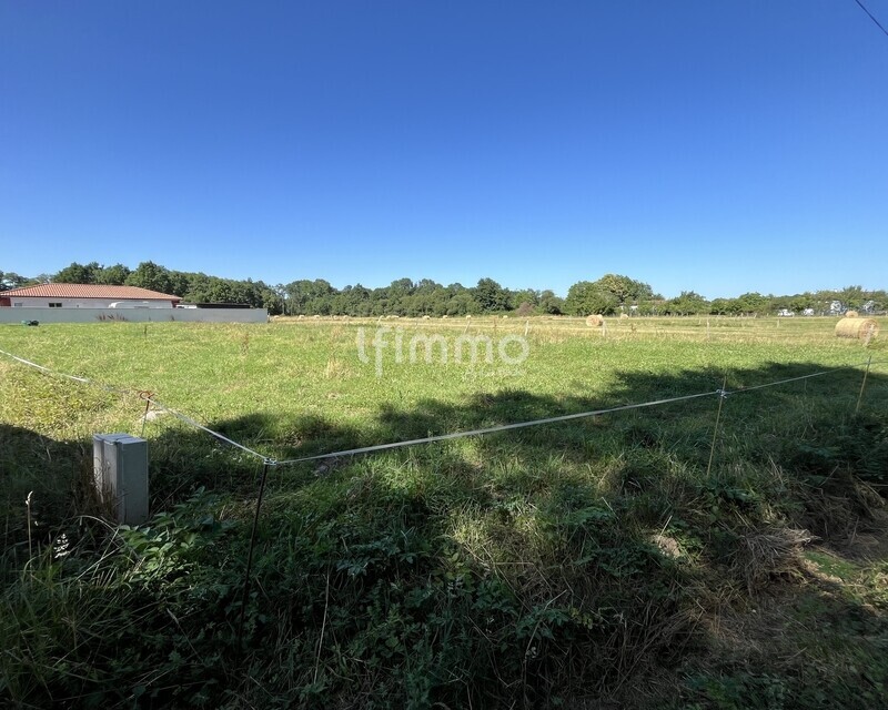 Terrain constructible 1 250 m², CU valide et étude de sol G1/G2 - Img 5340