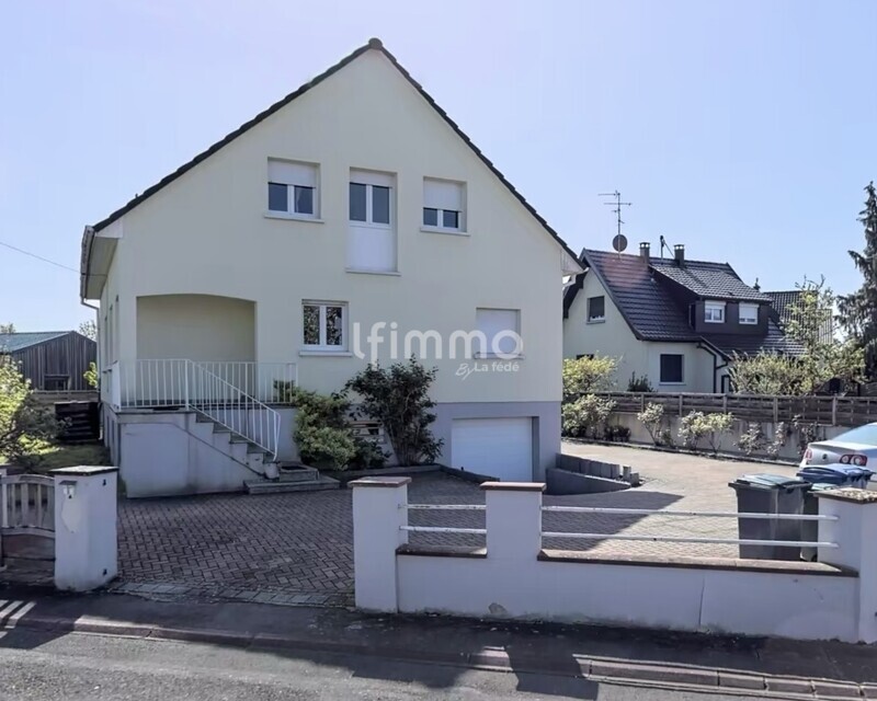 Maison bi-famille de 155m² sur 6,70 ares en quartier résidentiel - Img 1450