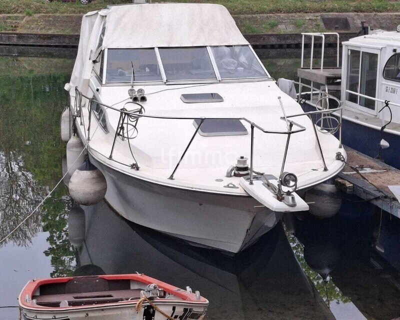 Bateau de plaisance  - A. h bateau vu du ponton - la proue