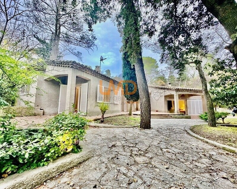 adresse d'exception-villa plain pied-parc arboré-beaux volumes - Vente villa nimes ina  7 