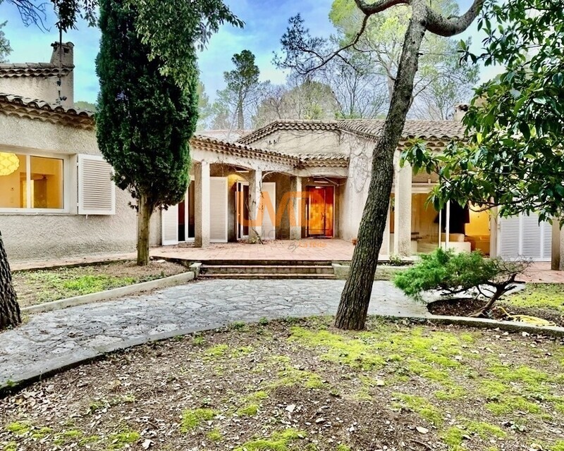Quartier Tour Magne - plain pied - parc arboré - beaux volumes - Vente villa nimes ina  10 