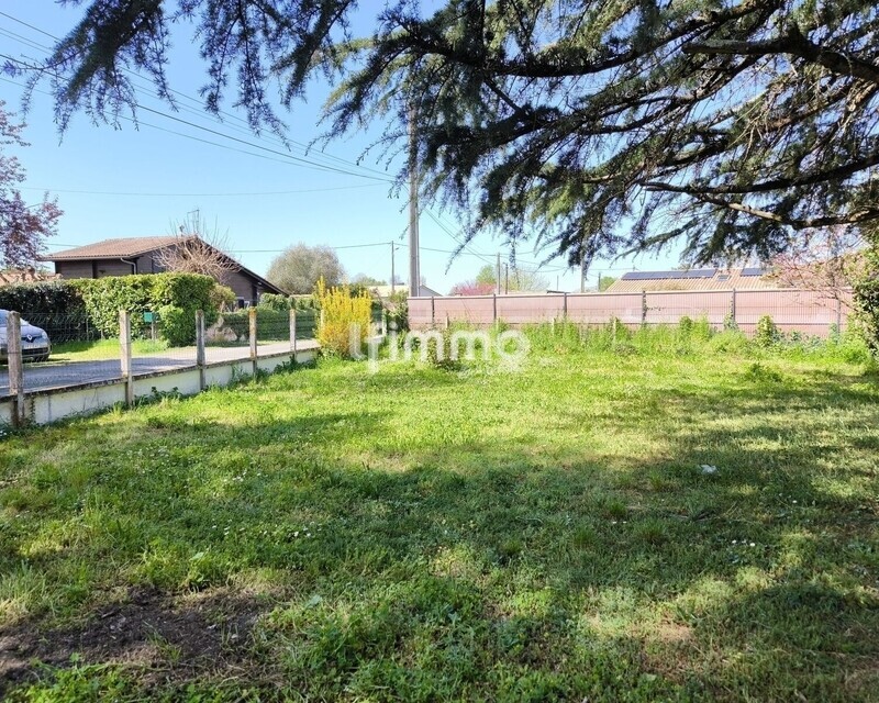 Terrain de 2445m2 Peujard - A3cefb48-938f-4091-86da-c3feafe0648a-l