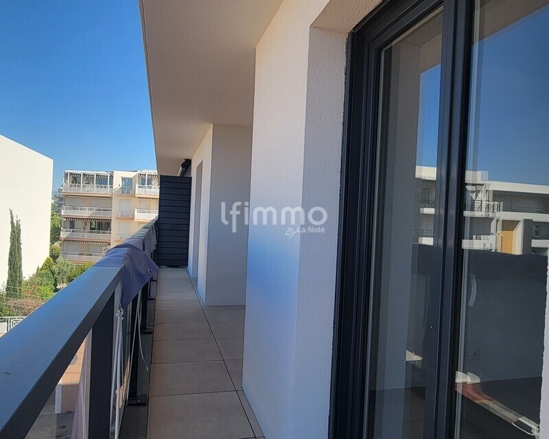Fréjus-plage T3 70 m², tout-à-pied, dernier étage vue mer. - 20260429 101341