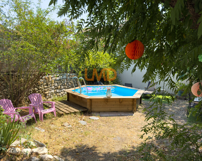 Maison ancienne rénovée avec jardin - Img 4803