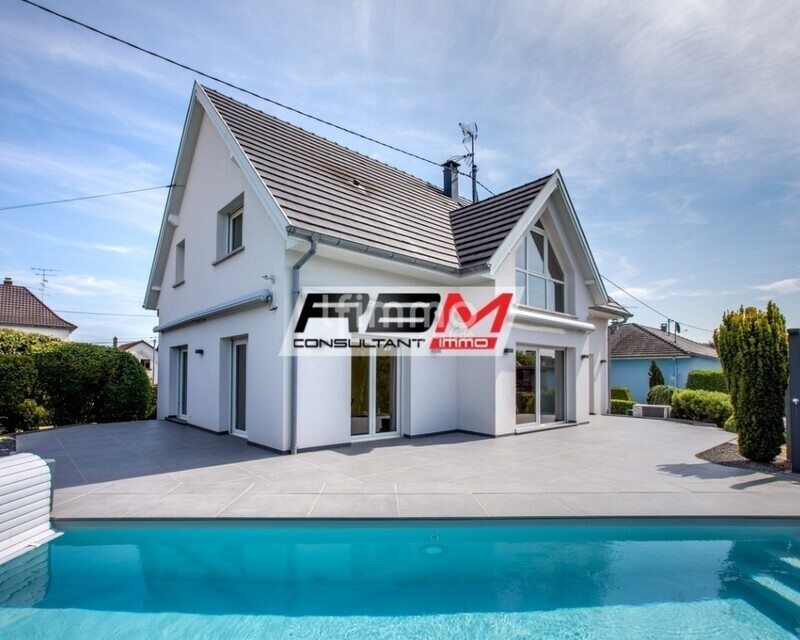 Villa avec piscine, parc paysager et prestations premium. Kembs - Photo1  rbmimmo