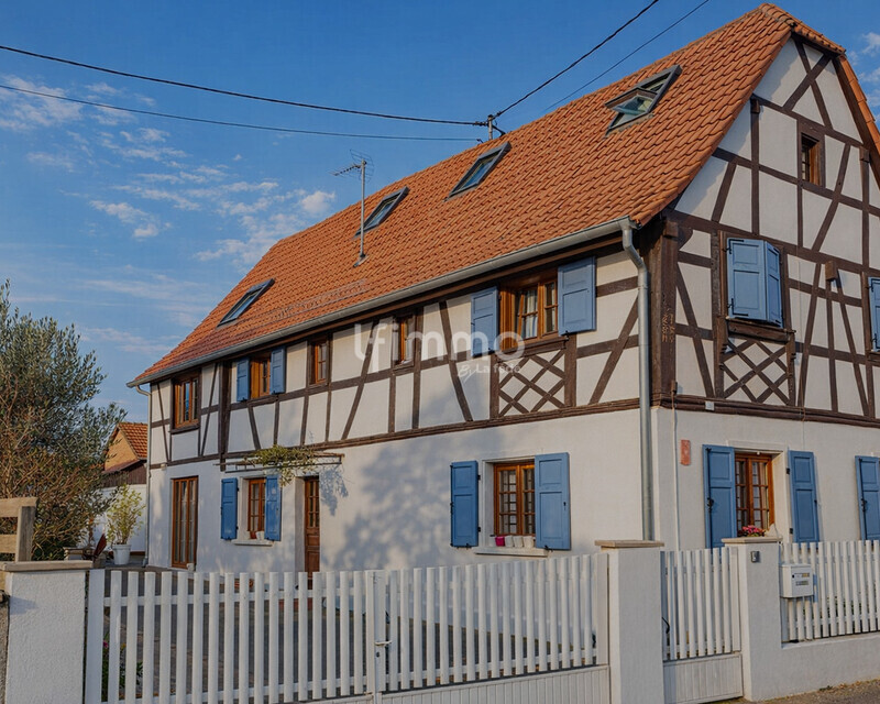 Maison d'exception au calme à Weyersheim - Vue de rue