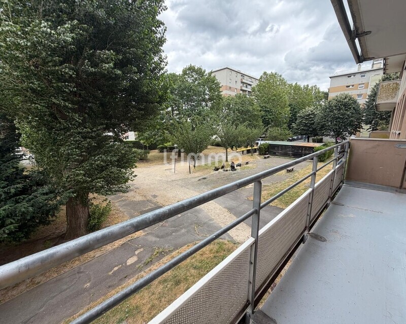 Appartement Familial 80 m2 - Proche gare Noisy Champs - - Balcon