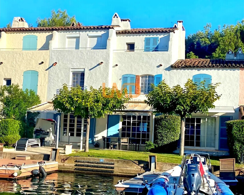 Port Grimaud 2 - Maison 225m2 - 12 Pièces - 3 Postes d'amarrage - Ia generated 1784299885