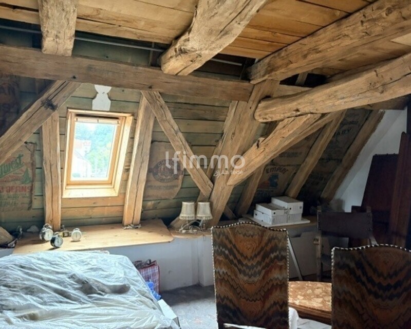 Viager, Ancien restaurant aménagé en habitation. - Photo comble krivaya