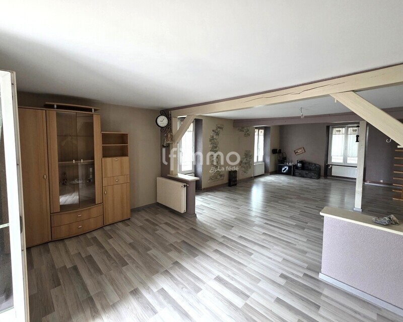 Grand duplex familial de 143 m² avec 2 garages et jardin privatif - 00