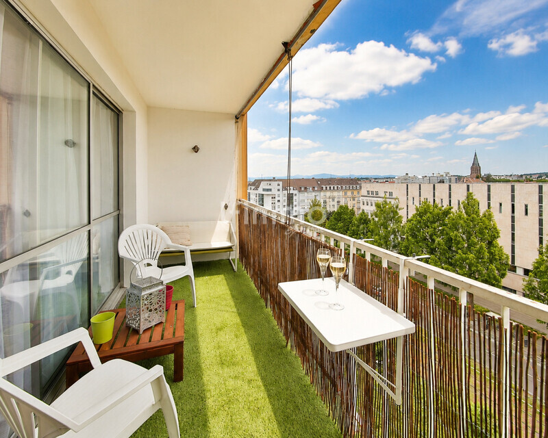 Appartement meublé 2 pièces au centre-ville avec parking couvert - Balcon ensoleillé