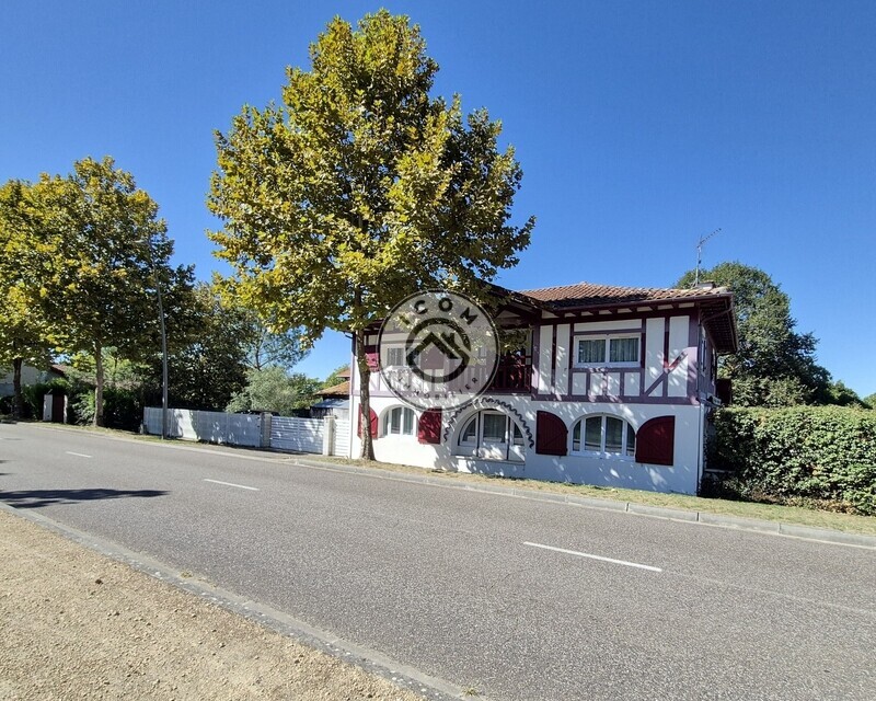 Maison basco-landaise  190 m²  Meilhan - 1 facade maison