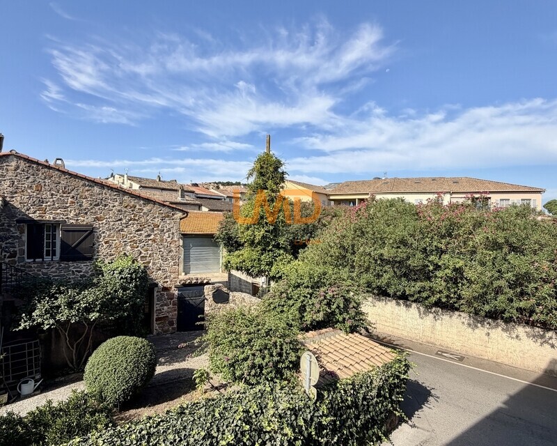 Roquebrune-sur-Argens village – T3 – terrasse couverte – garage - Img 3457