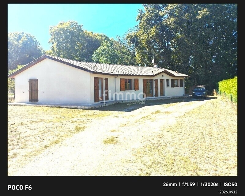  Belle maison de plain-pied avec piscine chauffée et panneaux solaires - 1000010639