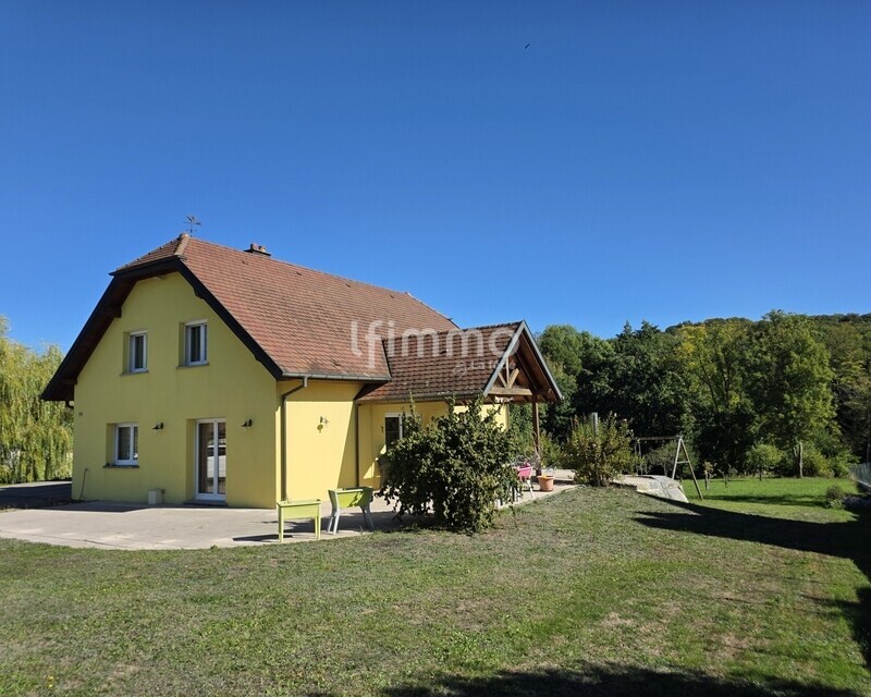 Belle maison familiale avec espace indépendant et grand terrain - maison