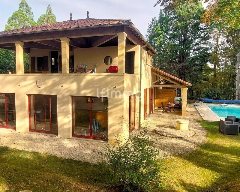 Maison de 263m² sur un terrain d'un hectare au milieu de la nature - 20261004 102521  1 