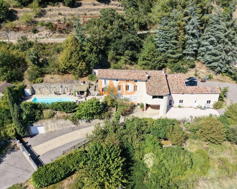 Propriété de caractère 360 m² avec piscine  - Couverture