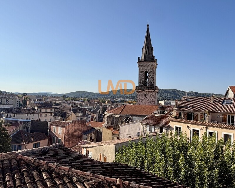 Draguignan centre historique – T2 de 54 m² au dernier étage, lumineux - Img 4206